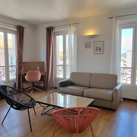 Spacious Apartment, Center, Close To And Train Station *