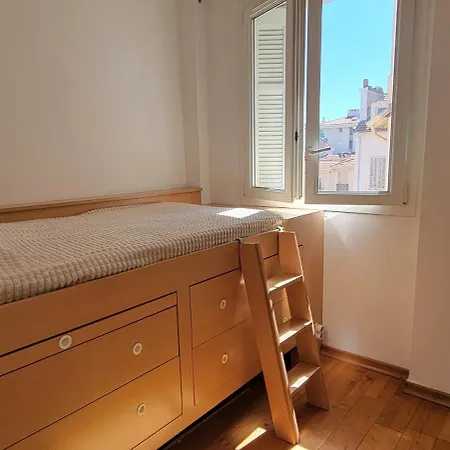 Spacious Apartment, Center, Close To And Train Station 公寓 *
