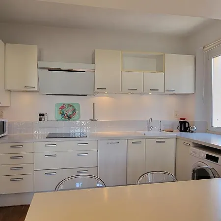 Spacious Apartment, Center, Close To And Train Station *