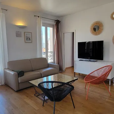 Spacious Apartment, Center, Close To And Train Station Saint-Raphaël