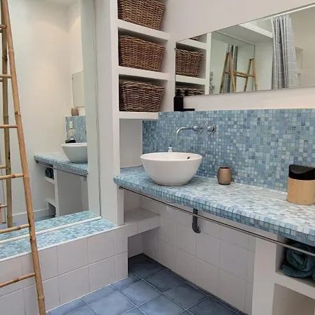 아파트 Spacious Apartment, Center, Close To And Train Station Saint-Raphaël